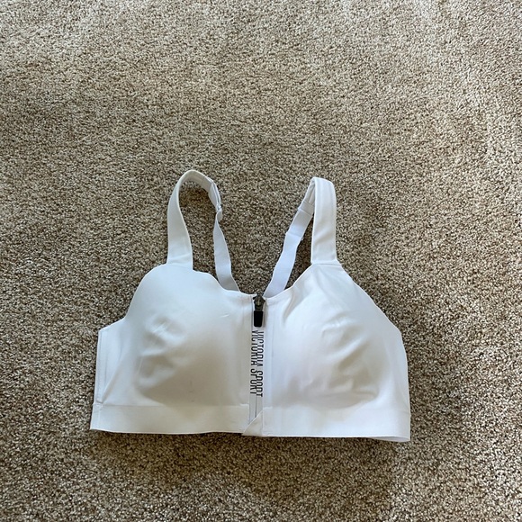 VS sports bras (incredible knockout ultra max) - Picture 1 of 2